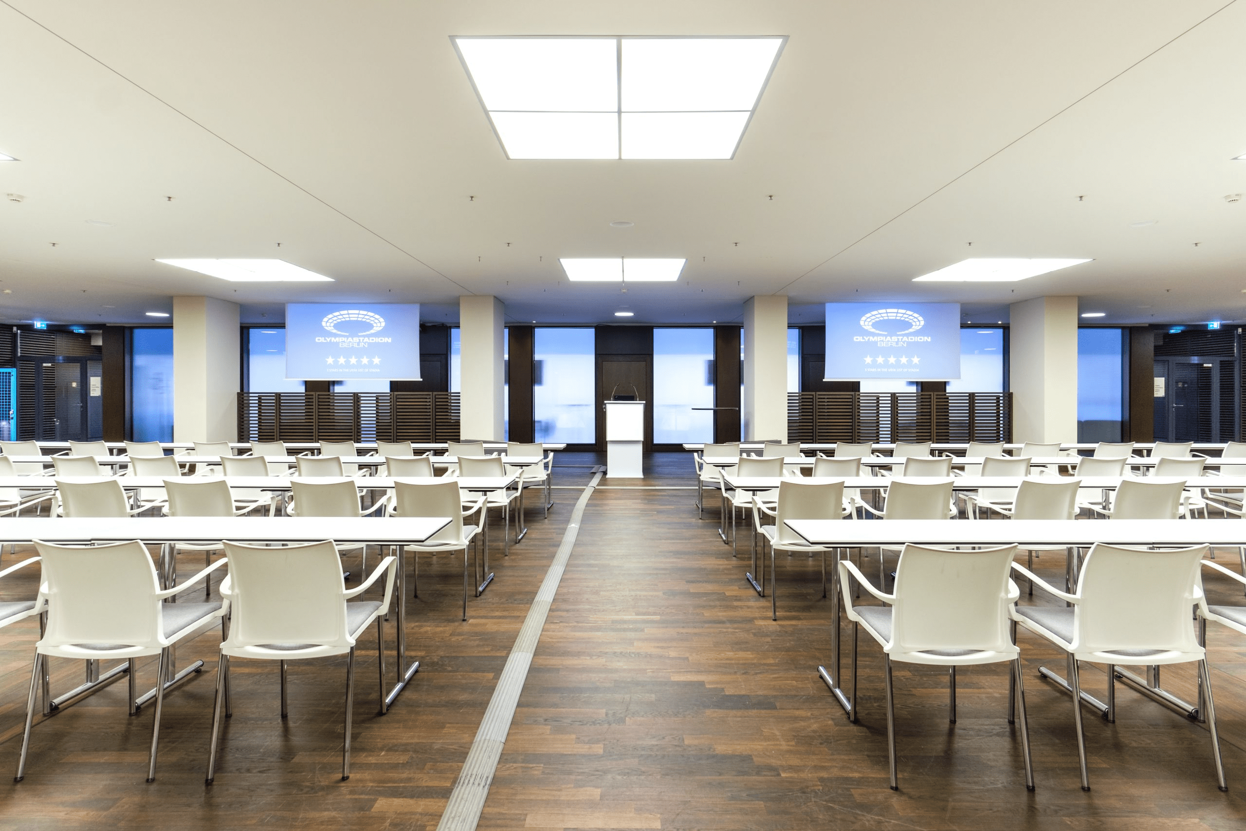 Jesse-Owens-Lounge