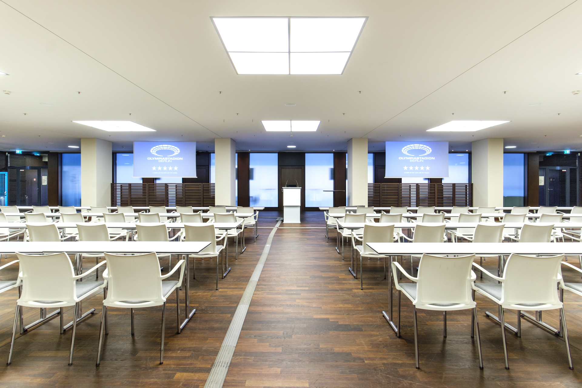 Jesse-Owens-Lounge